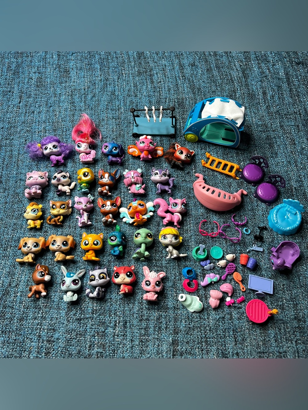 LPS Littlest Pet Shop Lot of 28 Figures and Random Accessories Bundle